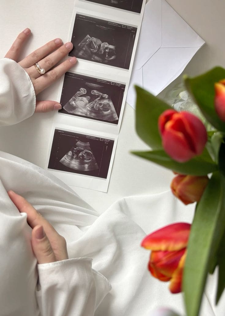 متى اشعر بـ حركة الجنين ؟! ماما أنا هنا